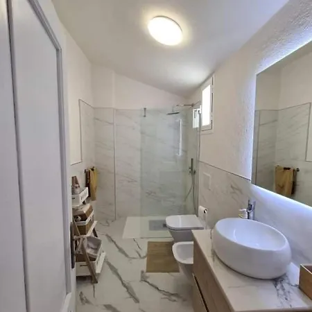 Wonderful Penthouse With View Playa Vistas